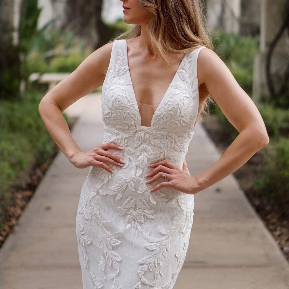 Essence of Australia - Modern Fit and Flare Dress - D3637 - Size 10 (Medium)